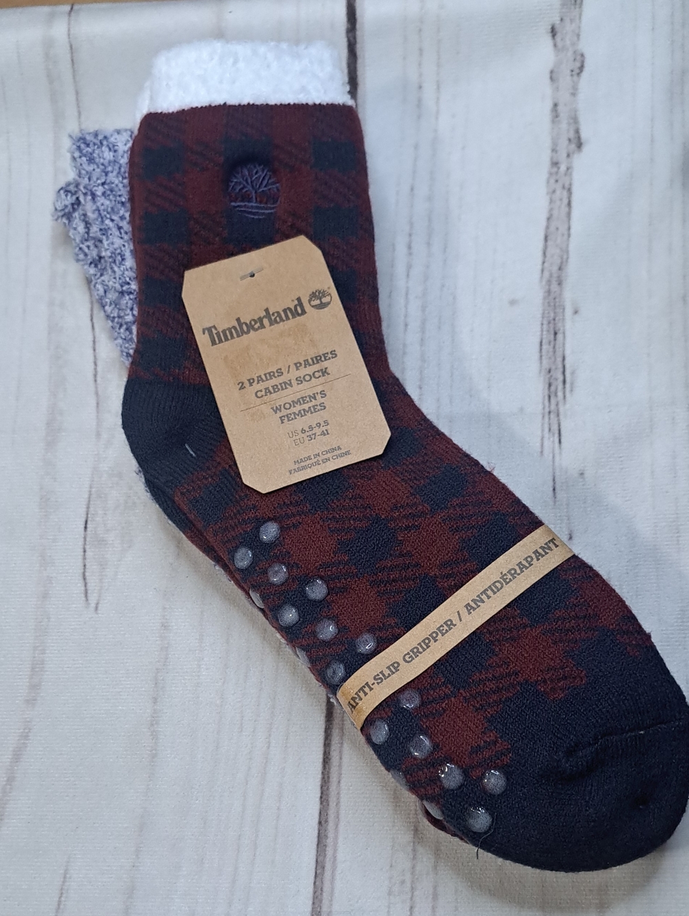 Timberland Women’s Cabin Grip Socks - Black & Burgundy Plaid